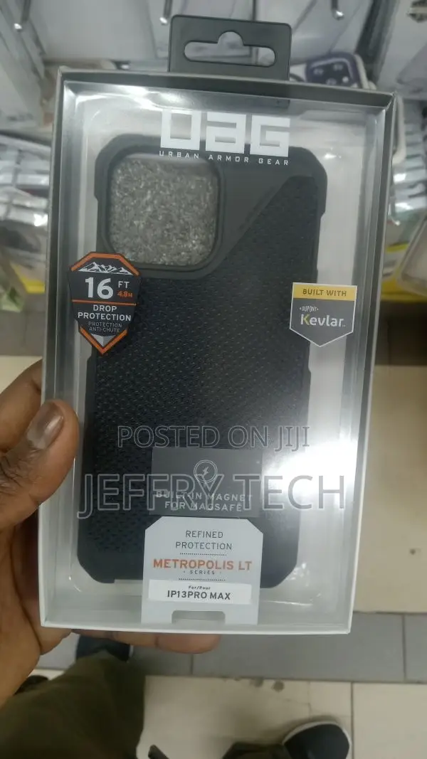 UAG - Metropolis LT MAGSAFE Case for iPhone 13 Pro Max - Bla