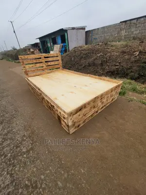 Pallet Bed- 4*6 (Detachable 009)
