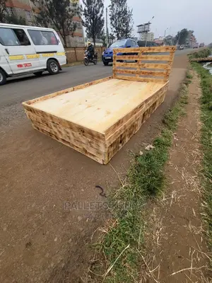 Pallet Bed- Detachable (4*6).