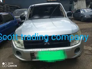 Pajero V70 Front Windscreen