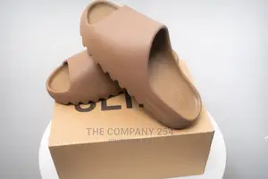 High Quality Designer Unisex Yeezy Open Slides