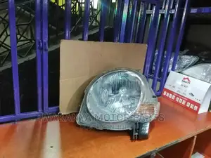 Toyota Sienta 2005 Xenon Headlight, Ex Japan Original Parts