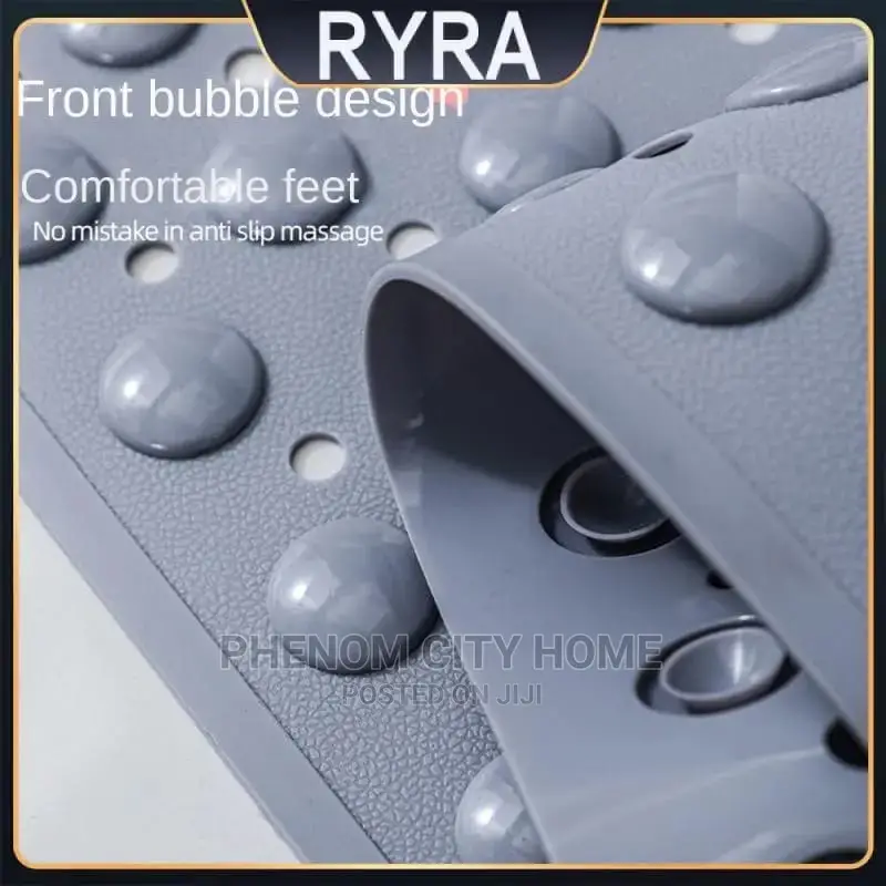 Antislip Bathroom Mat With Scrubber