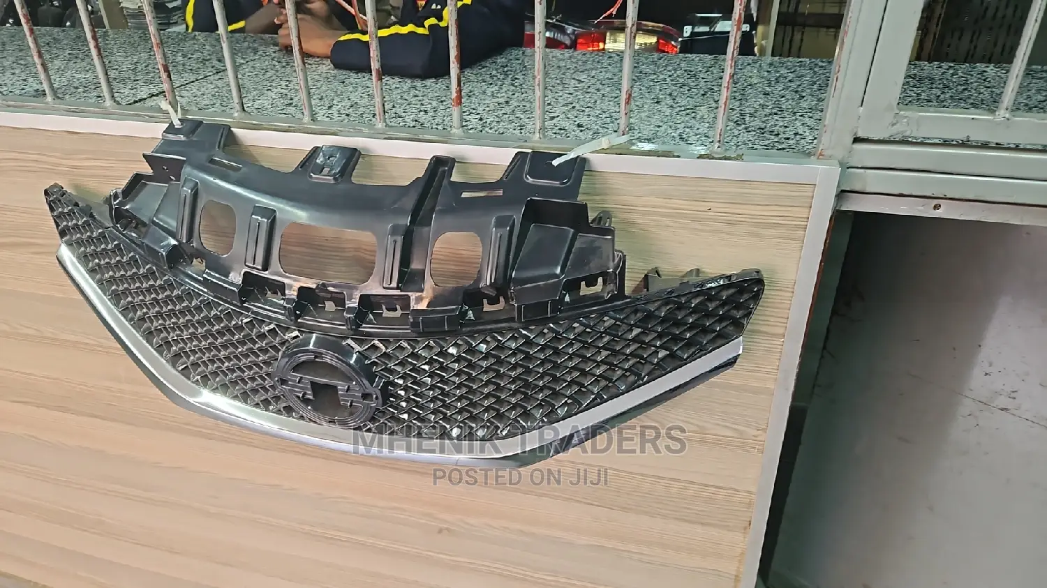 Nissan Note Grille