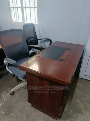 Imported Executive Office Desk 1.4 MTRS