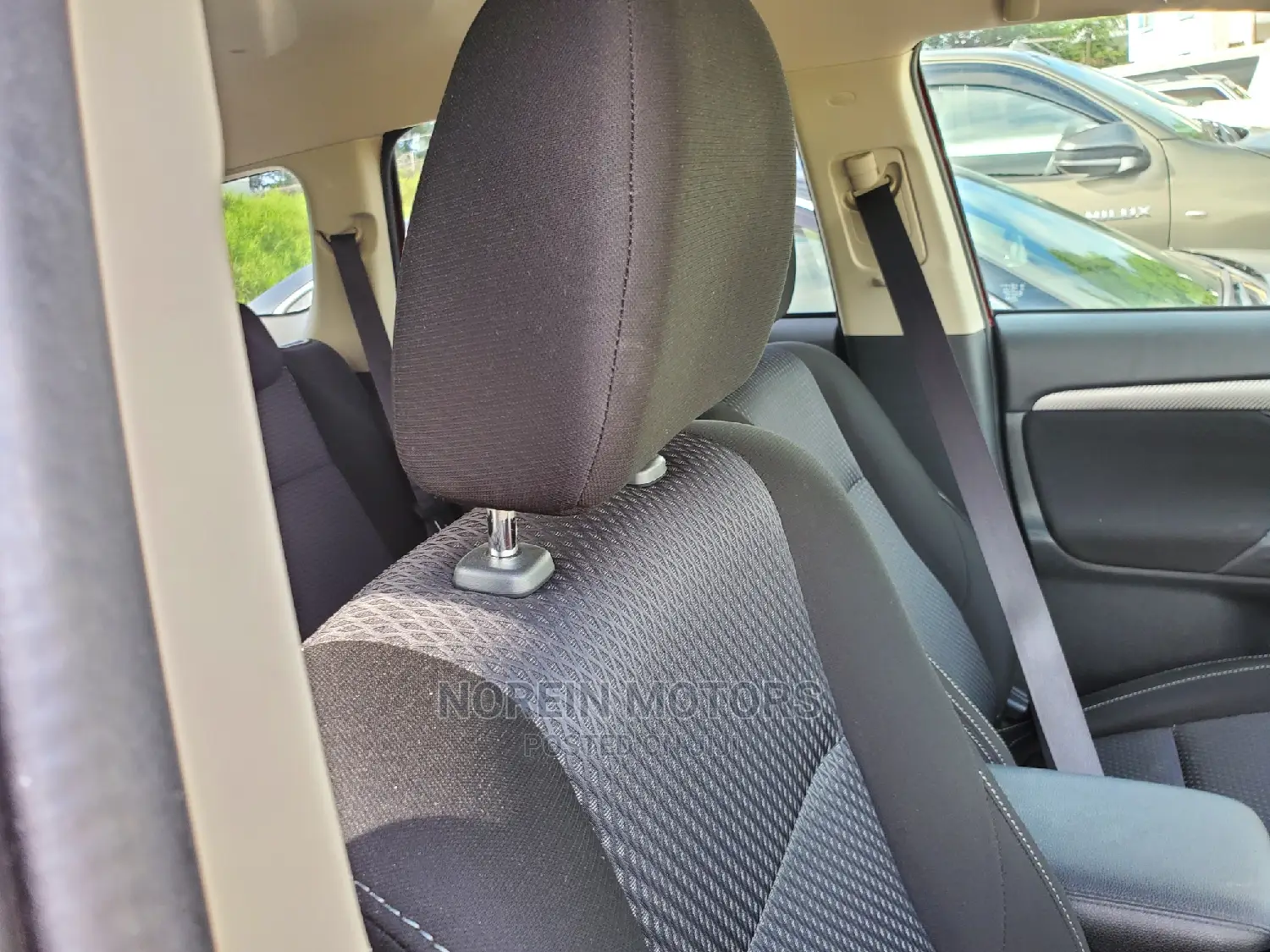 Mitsubishi Outlander 2017 Red