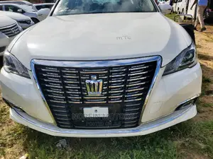 Toyota Crown 2016 Pearl