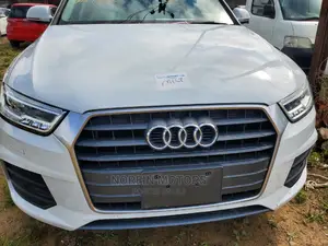 Audi Q3 2016 Off white
