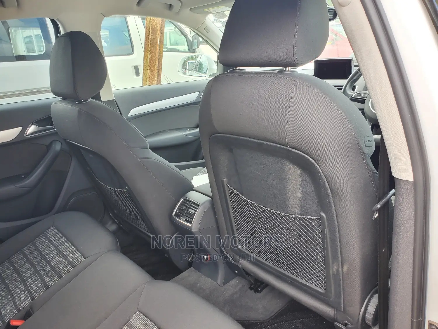 Audi Q3 2016 Off white