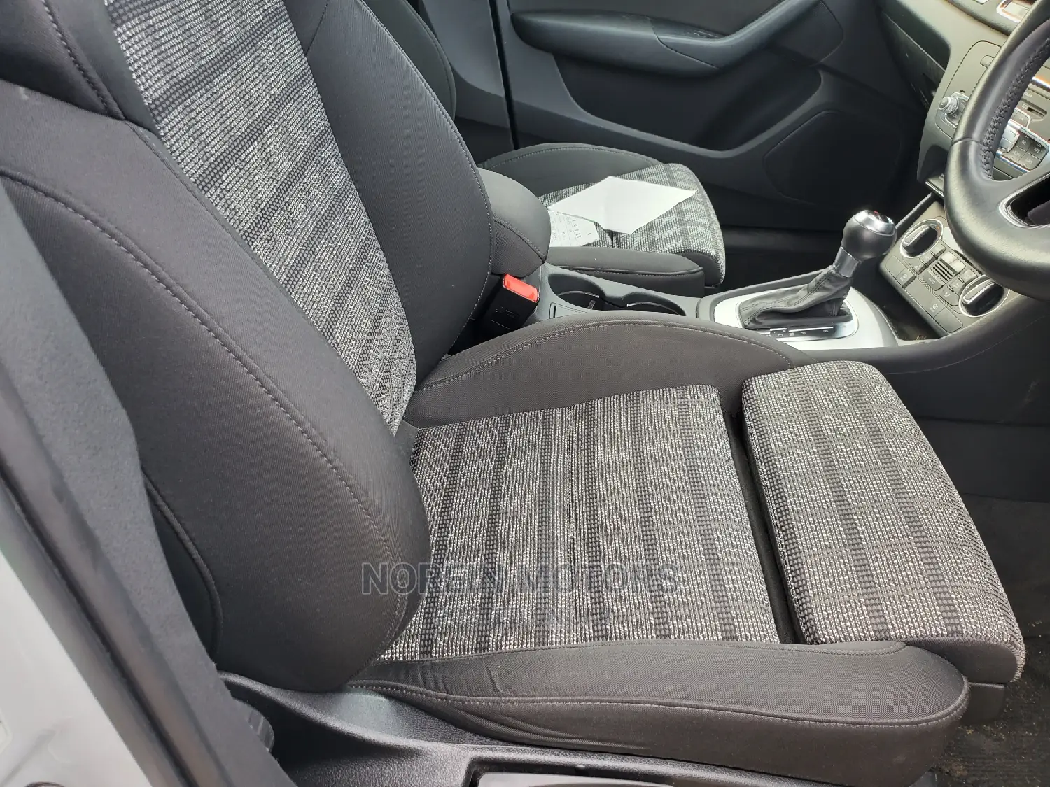 Audi Q3 2016 Off white