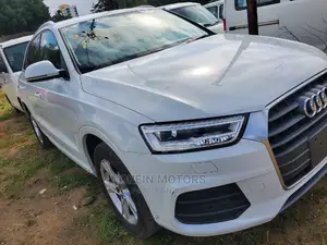 Audi Q3 2016 Off white