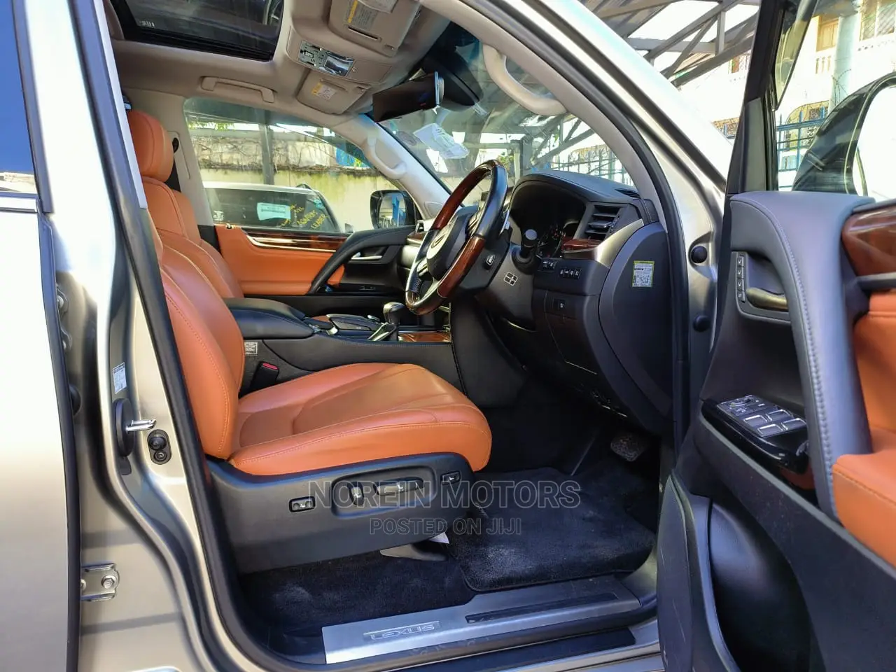Lexus LX 2017 Gold