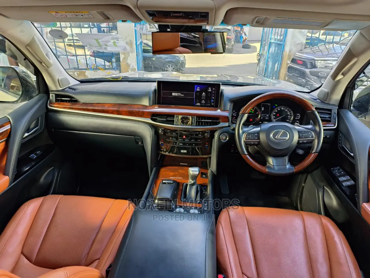 Lexus LX 2017 Gold