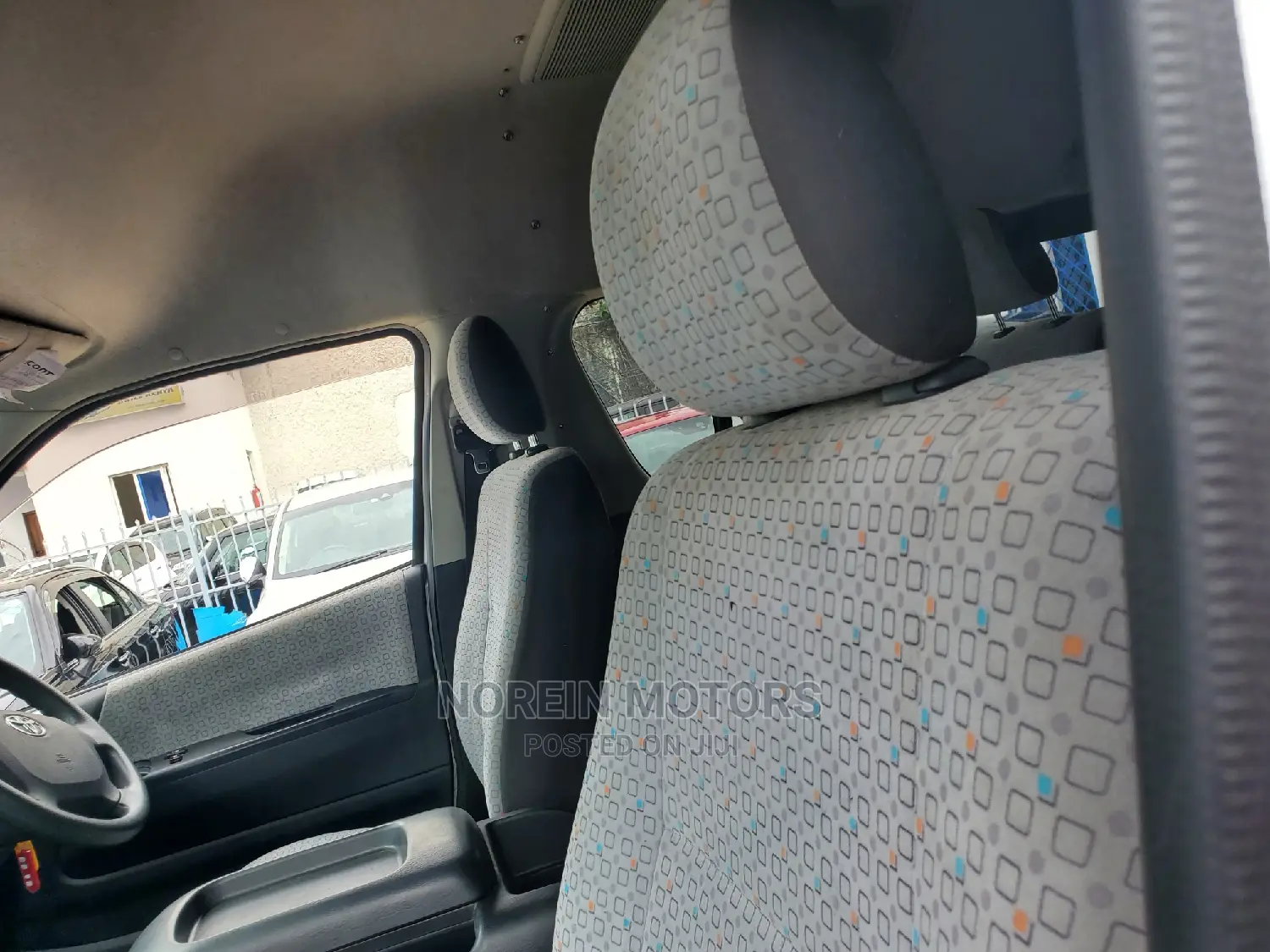 Toyota HiAce 2018 Silver