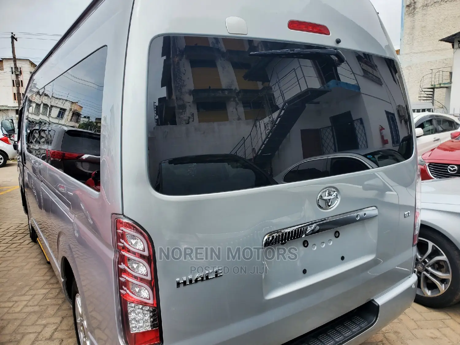 Toyota HiAce 2018 Silver