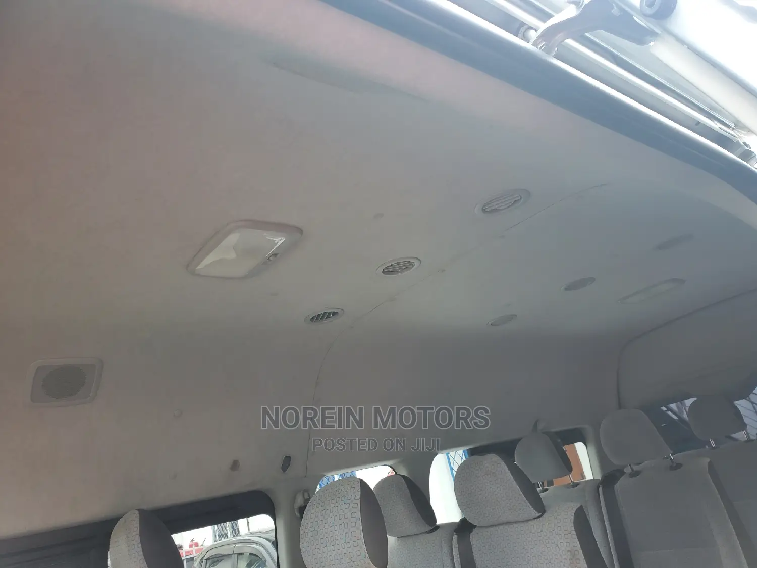 Toyota HiAce 2018 Silver