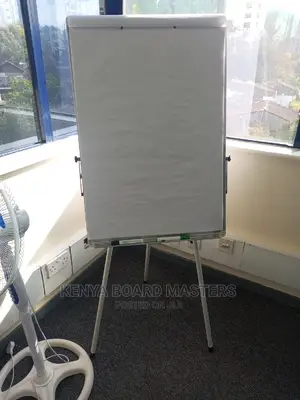Flip Chart Board With Flipchart Papers. Flip Chart Stand