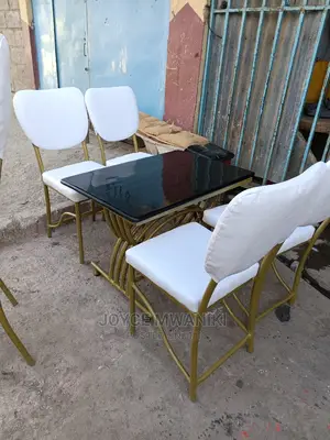 Vip Restaurant Set of Low Chairs