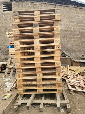 Wooden Pallets- (UHE;)