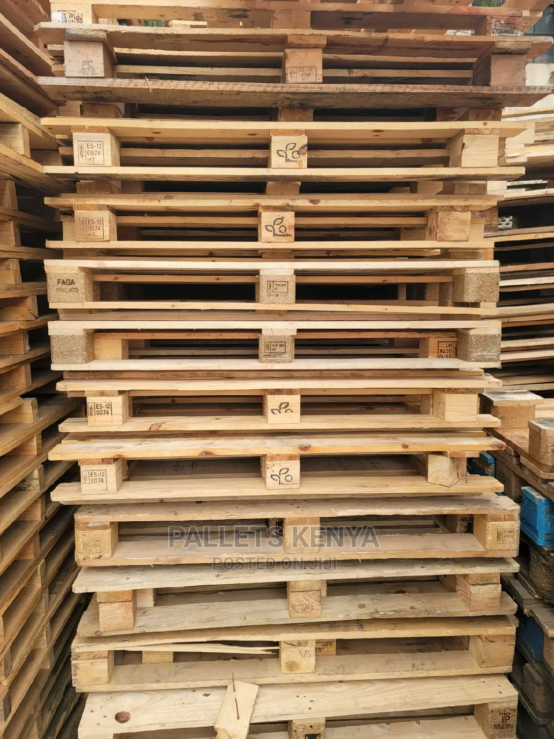 Wooden Pallets- (3waq)