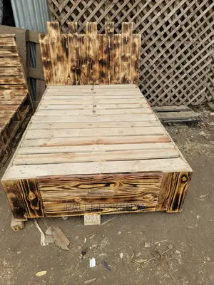 4*6 Pallet Bed- Detachable With Storage (NHS;)