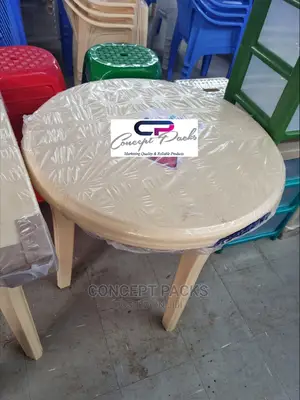 Cream 4 Seater Round Plastic Table