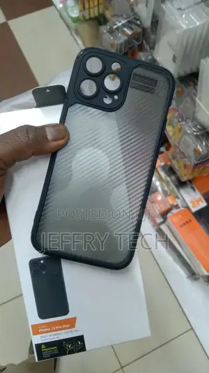 Spigen Ultra Hybrid iPhone 13 PRO Max Case