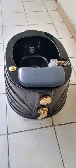 Oval Shape Golden Fibre Spa