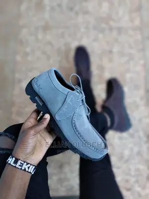 Clarks Wallabis