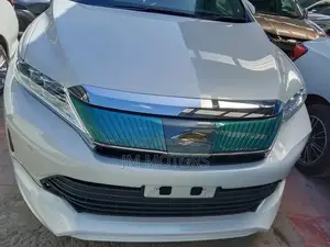 2018 Toyota Harrier White - Reliable & Dependable SUV