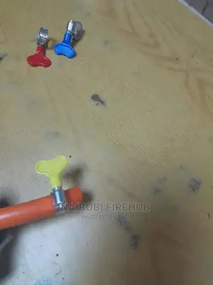 Hose Clips With Plastic Handle