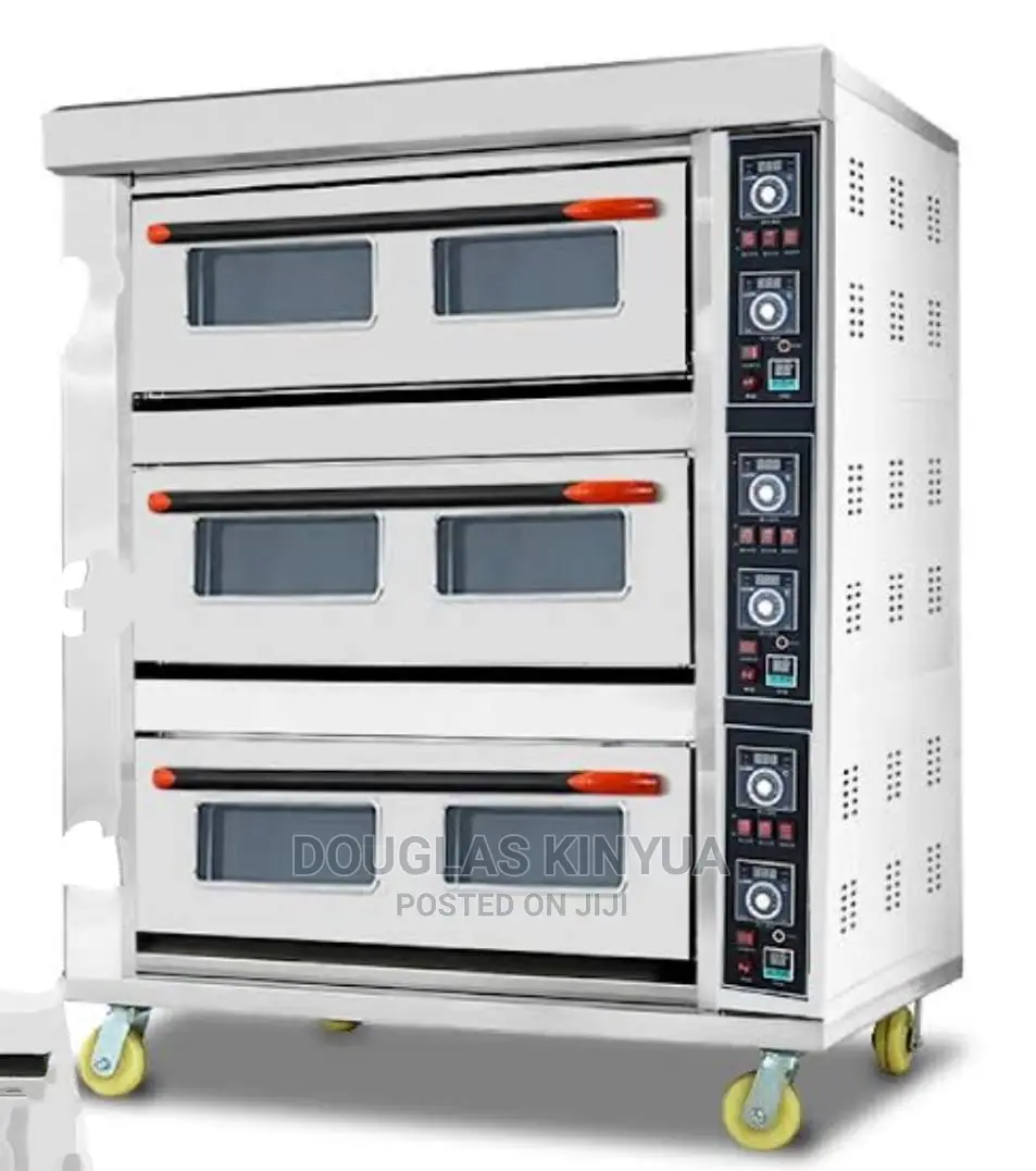 Triple Deck 9 Trays Baking Oven .