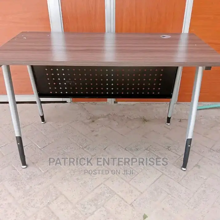 Executive 1.2 MTRS Office Desk