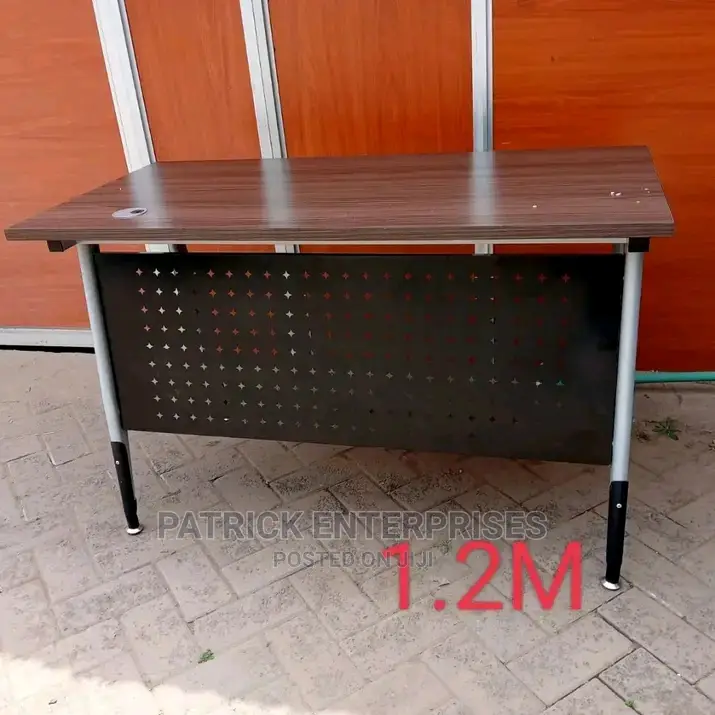 Executive 1.2 MTRS Office Desk