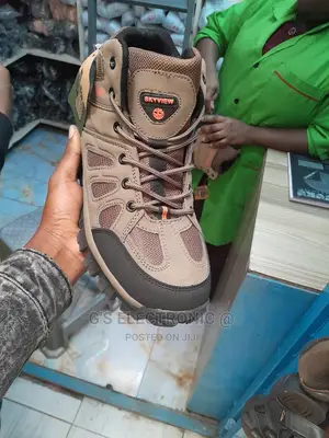 Hiking Boots( Size 40-45 Skyviwe New)