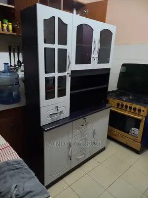Spacious Kitchen Cabinet