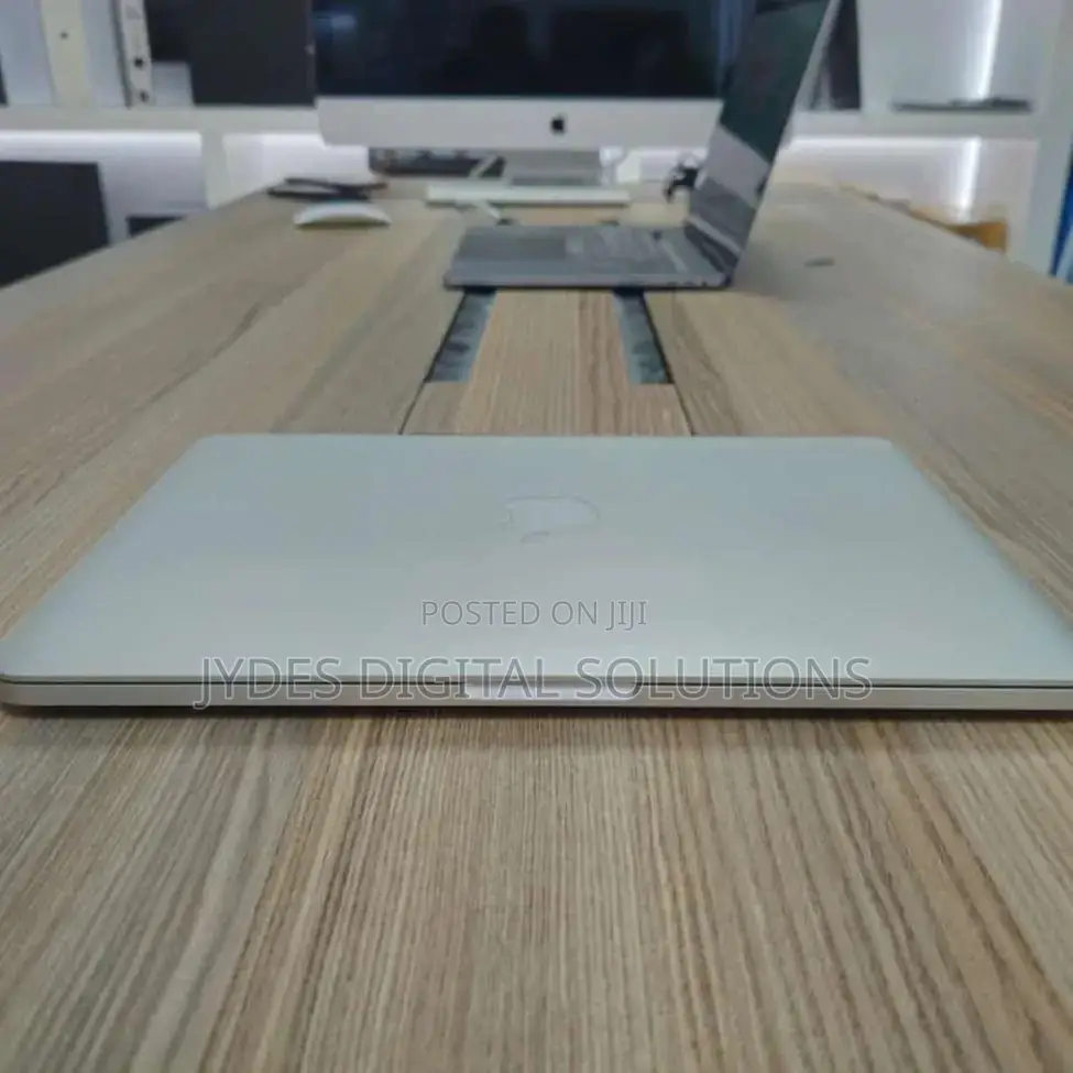Laptop Apple MacBook Pro 2015 8GB Intel Core I5 SSD 256GB
