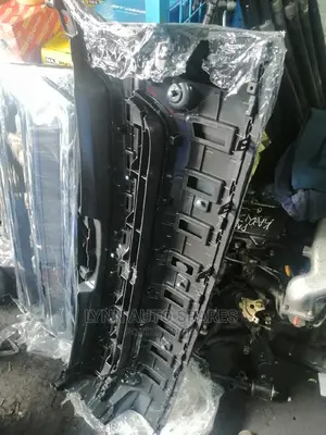 Toyota Hiace 9l Bumper Grille