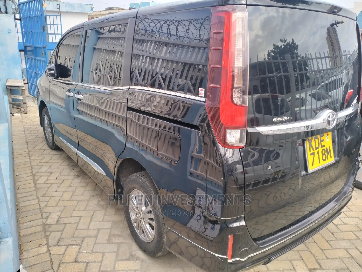 Toyota Voxy 2014 Black