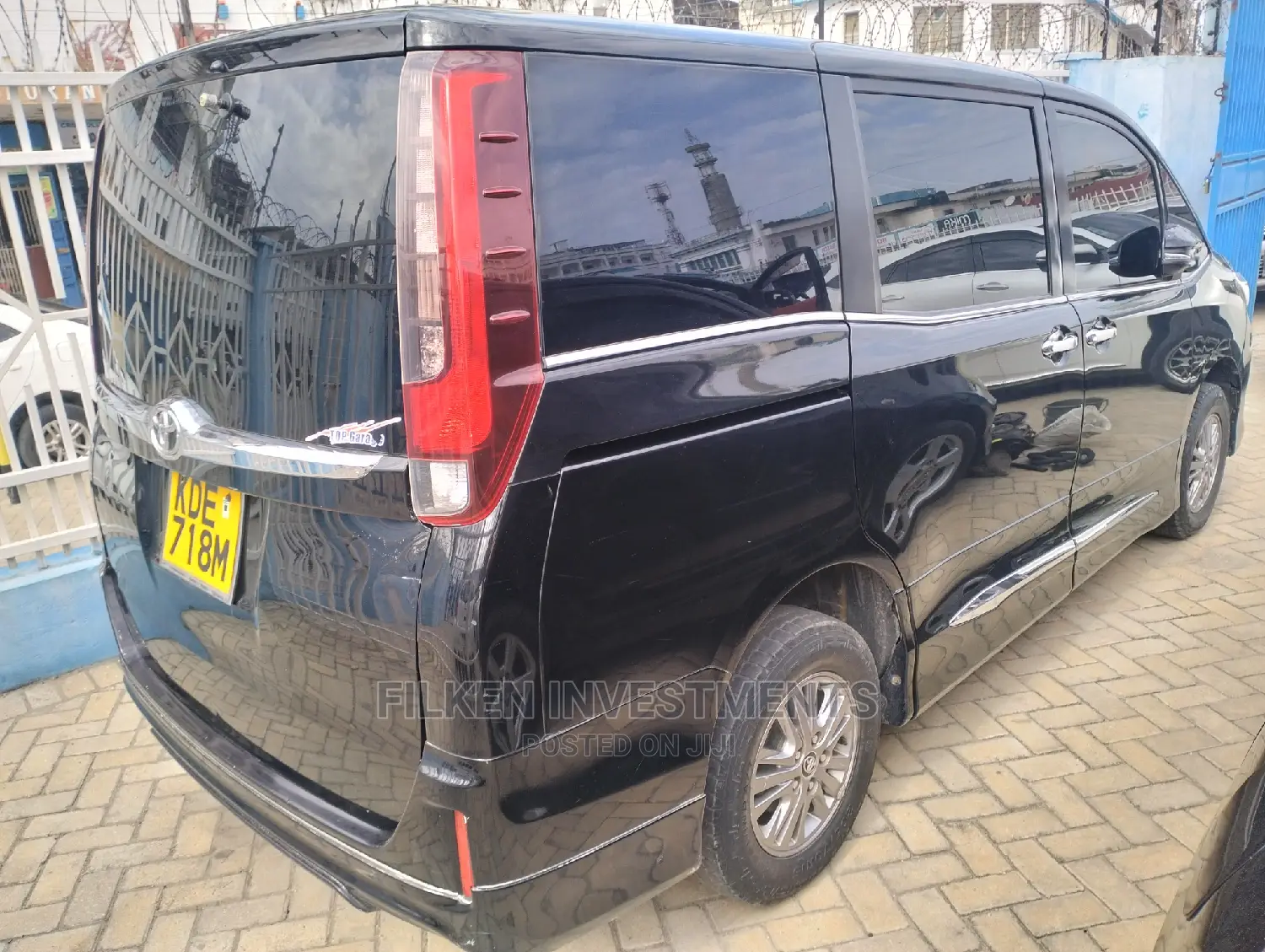 Toyota Voxy 2014 Black