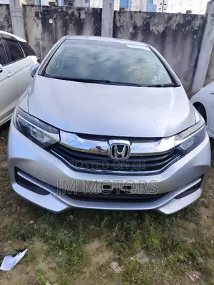 Honda Fit Shuttle 2016 Silver