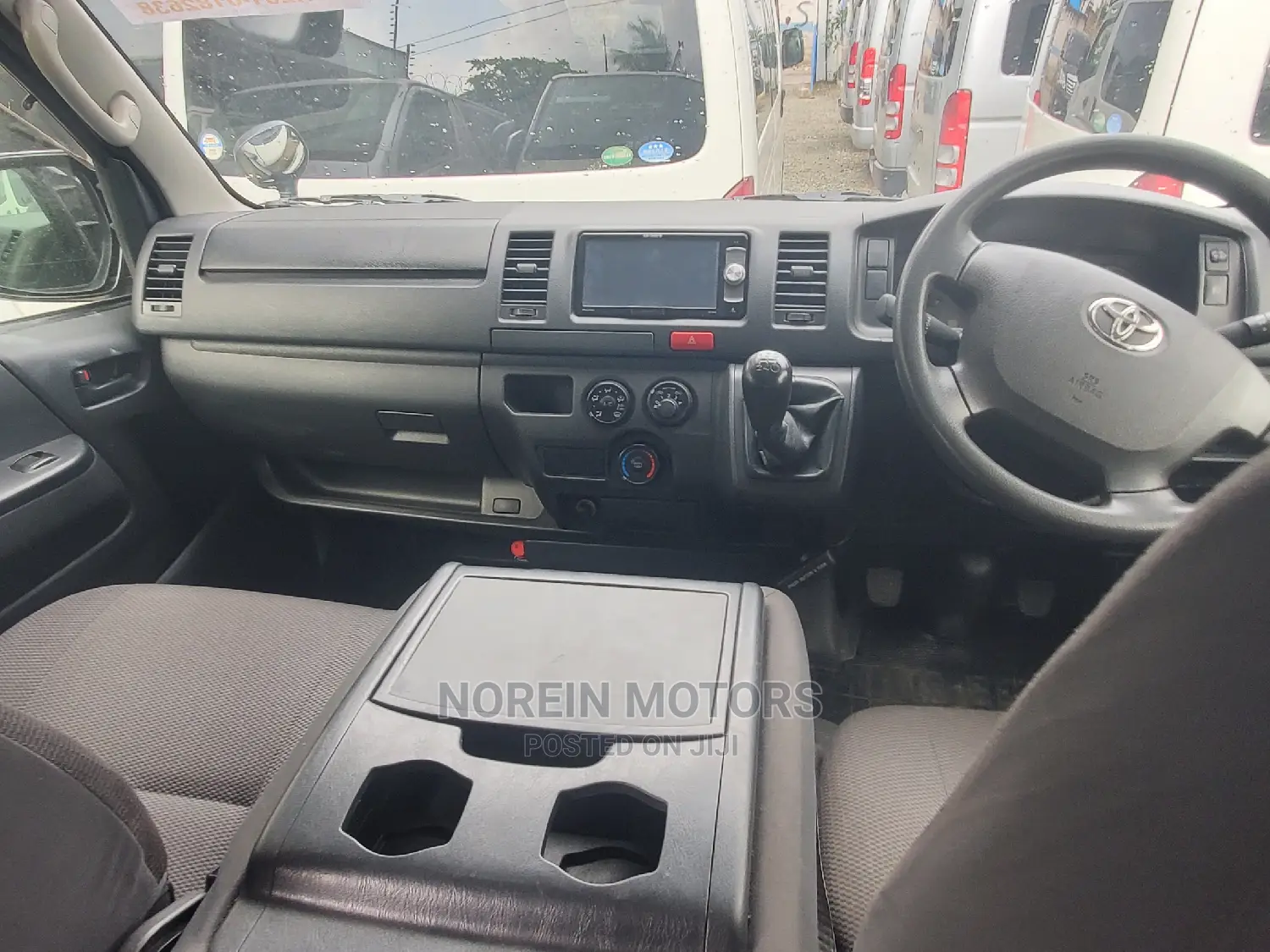 Toyota HiAce 2016 White