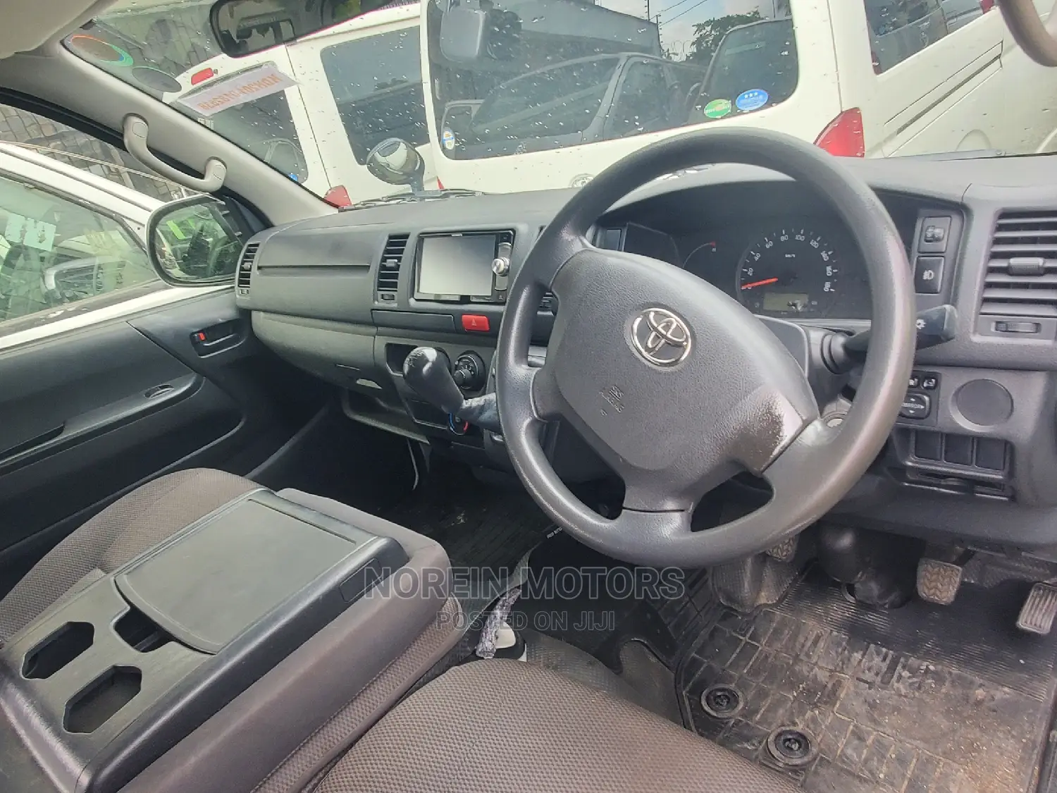 Toyota HiAce 2016 White