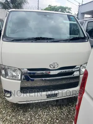 Toyota HiAce 2016 White