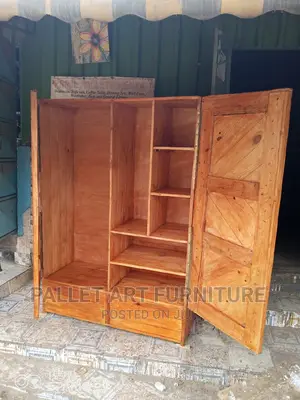 Pallet Wardrobe