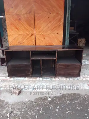 Pallet Tv Stand