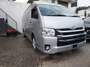 Toyota HiAce 2017 Beige
