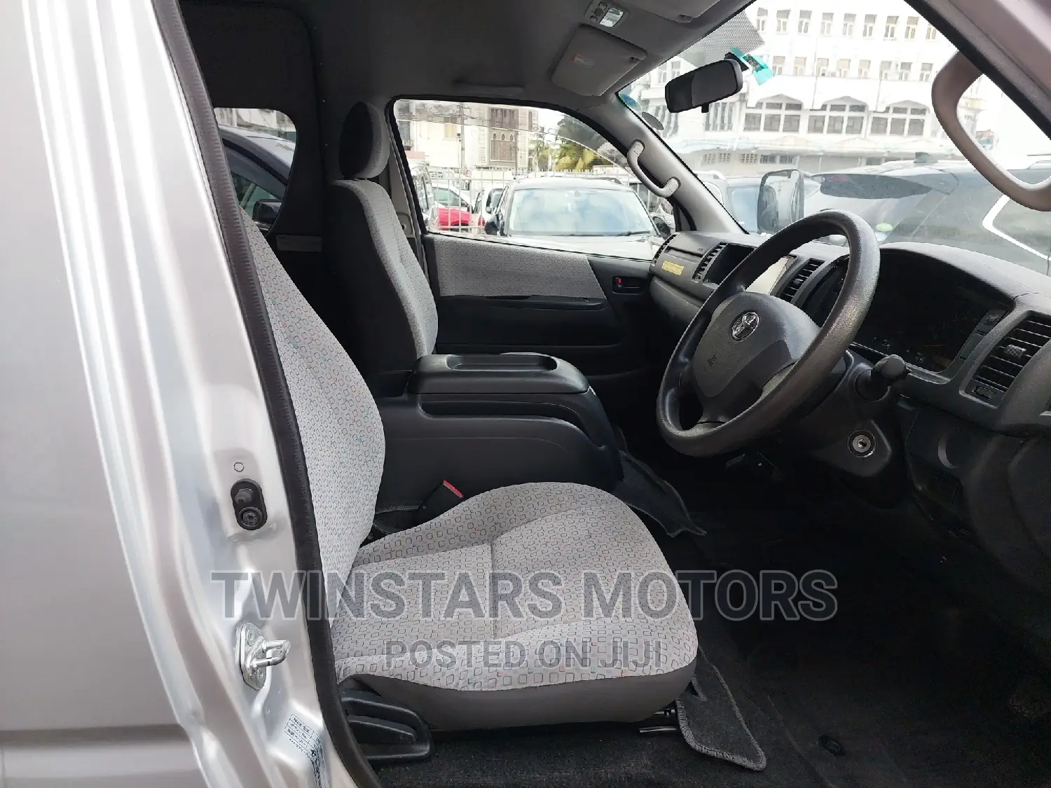 Toyota HiAce 2017 Beige