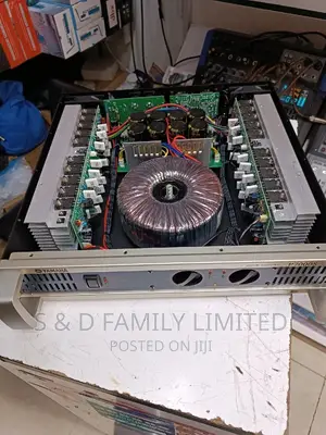 Yamaha Power Amplifier P7000S