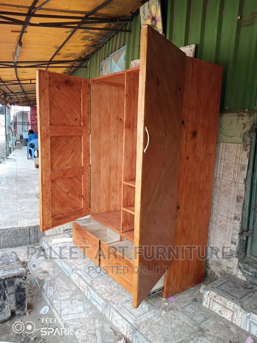 Pallet Wardrobe